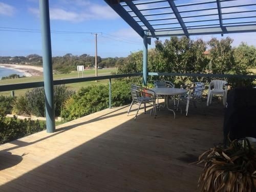 Emu Bay Lodge1