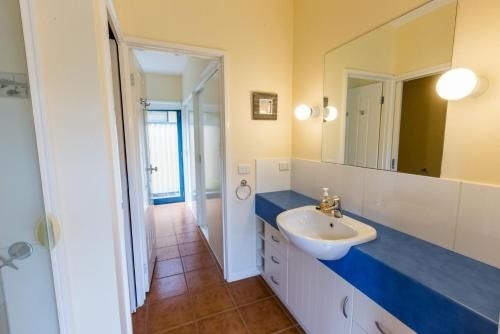 The Loft - Waterfront with Private Pool4