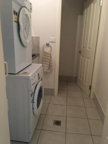 Travers Street Apartment2