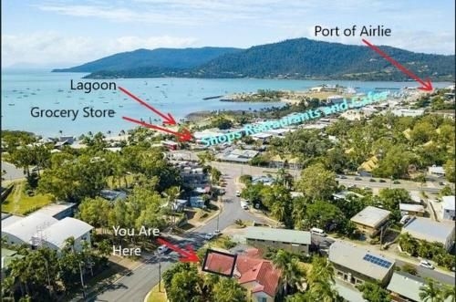 Beach House on Begley - Airlie Beach Central0