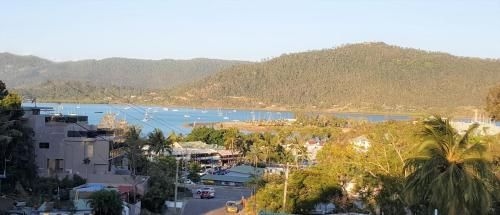 Beach House on Begley - Airlie Beach Central3