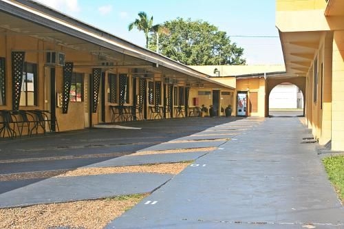 Bourbong St Motel1