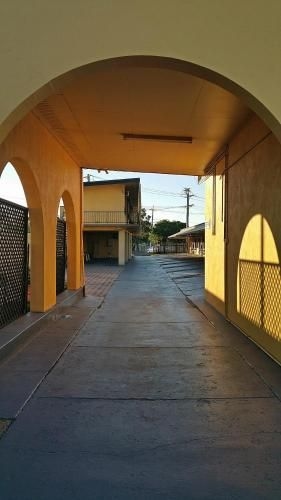 Bourbong St Motel2
