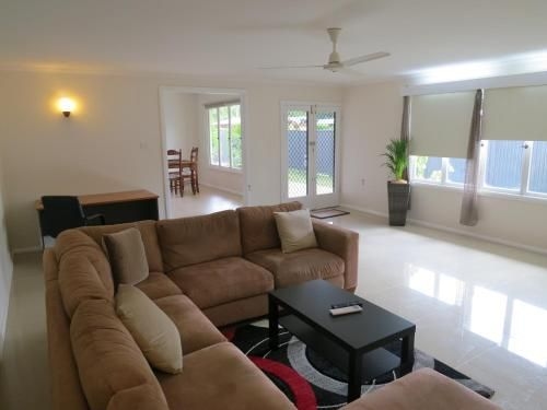 Edge Hill Clean & Green Cairns, 7 Minutes from the Airport, 7 Minutes to Cairns CBD & Reef Fleet Terminal0