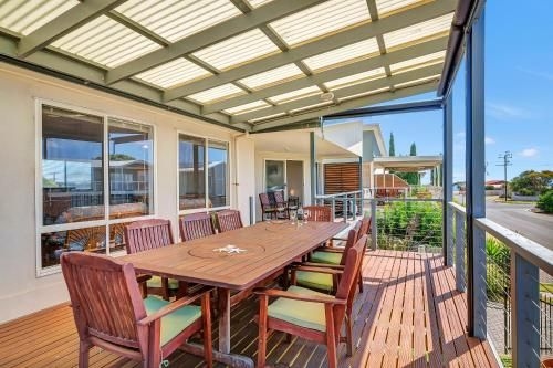 Green Reef Beach House0