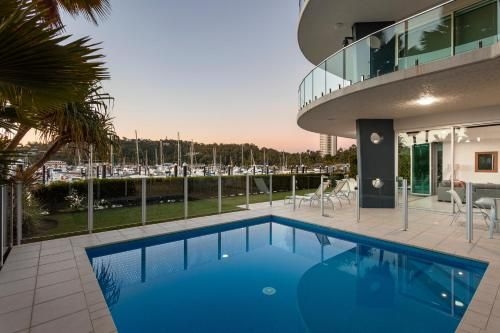 Pavillions 12 - Waterfront Spacious 4 Bedroom With Own Inground Pool And Golf Buggy0