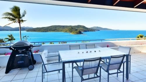 Bella Vista E9 - Ocean View Spacious 2 Bedroom with golf buggy0