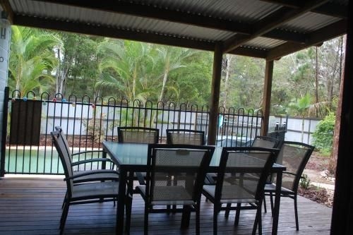 1 Naiad Court - Lowset Family Home With Swimming Pool And Covered Deck. Pet Friendly4