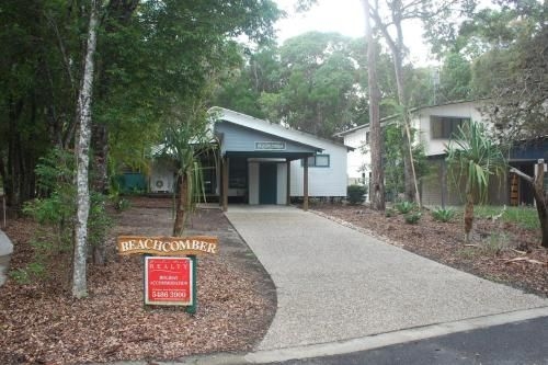 1 Naiad Court - Lowset Family Home With Swimming Pool And Covered Deck. Pet Friendly2
