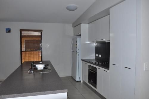 12 Satinwood Drive - Family Home With Swimming Pool Located In Natural Bushland And Close To Beach3