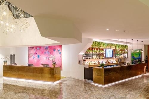 Eatons Hill Hotel0