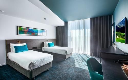 Eatons Hill Hotel1