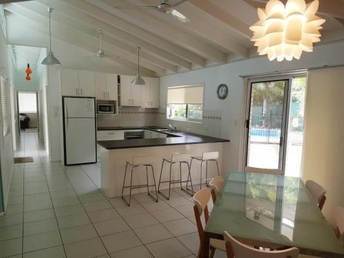 15 Larapinta Court - Family home with swimming pool in a quiet street and central location close to CBD0
