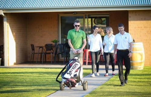 Howlong Golf Resort3