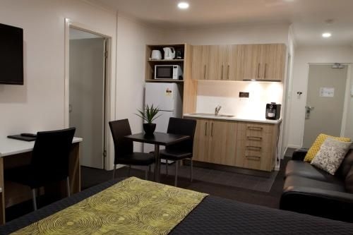 Abode37 Motel Emerald4