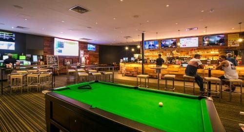 Nightcap at Kawana Waters Hotel3
