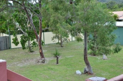 31 Bombala Crescent - Two Storey Home With Covered Outdoor Deck, Fully Fenced Backyard. Pet Friendly2