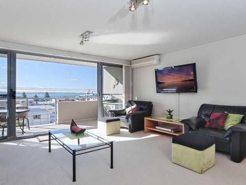 11 'Bayview Apartment' 42 Stockton Street - right in the CBD of Nelson Bay with water views0