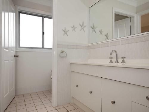9 'Bushmans', 24 Tomaree Street - air conditioned, centrally located to town3