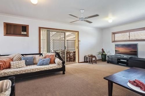 Birubi Beach House' 14 Campbell Avenue - fantastic house and close to the surf beach4