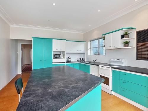 Banyan' 14 Montevideo Parade - spacious three bedroom pet friendly property with air con3