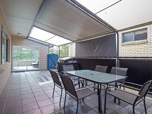 Banyan' 14 Montevideo Parade - spacious three bedroom pet friendly property with air con2