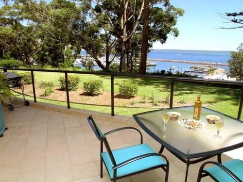 2 'Magnus Pines' 52-56 Magnus Street - stunning unit with aircon, water views & foxtel0
