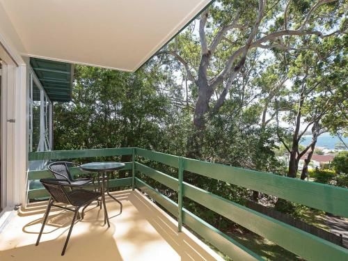 3 'Far Horizons' 77 Ronald Avenue - cosy comfortable unit with filtered views2