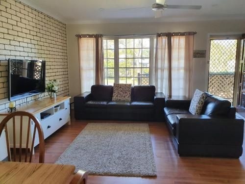 Cuddles Cottage' 4 Christmas Bush Avenue - pet friendly holiday house near Dutchies1