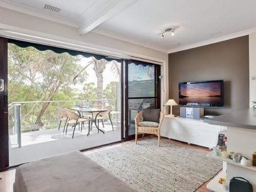 4 'Sebastapol' 66 Thurlow Avenue - Great little unit2