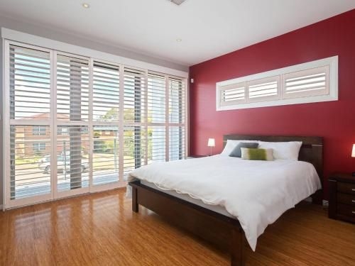 7 Judith Street - Stunning duplex with ducted air2