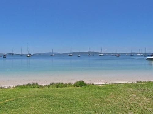 Casa Martins', 219 Foreshore Drive - Absolute Waterfront House2