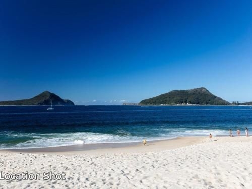 1 'Intrepid', 3 Intrepid Close - Amazing views of Shoal Bay, only 100m from the Beach4
