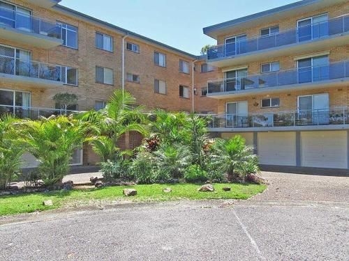 10 'Parkview', 11-13 Catalina Close - peaceful park views0