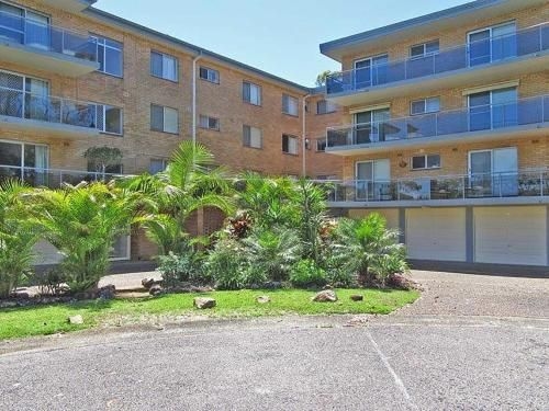 10 'Parkview', 11-13 Catalina Close - peaceful park views1