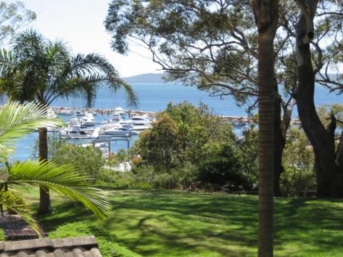 4 'Sailfish' 46 Magnus Street- water views and close to the marina0