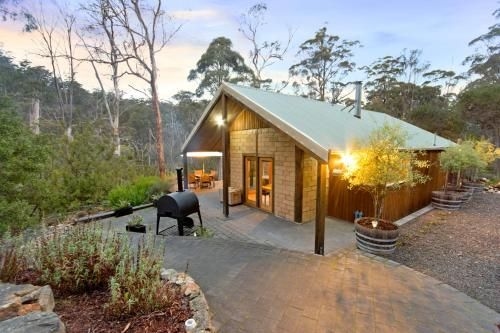 Falls River Luxury Accommodation2