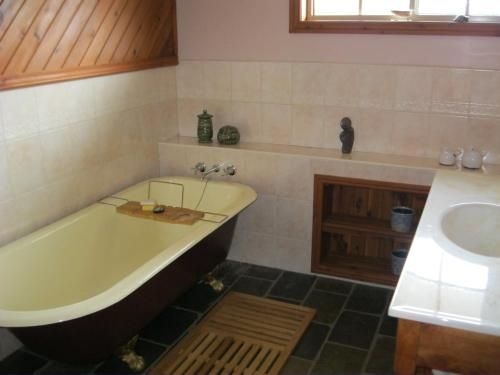 Brick Creek House4