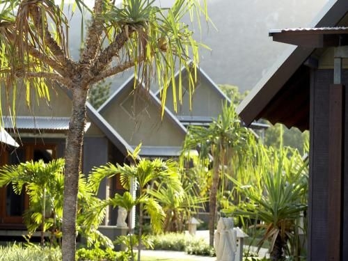 Pure Magnetic Villa 32