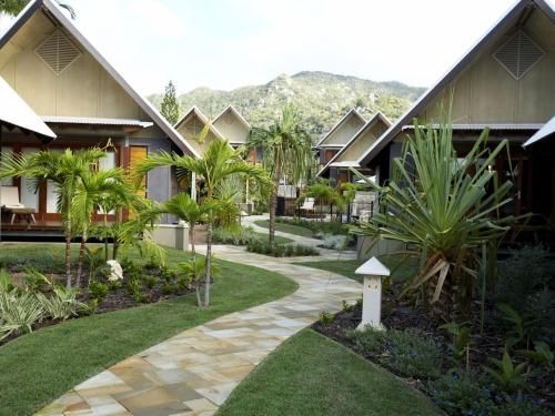 Pure Magnetic Villa 31