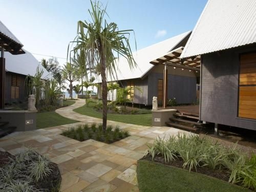 Pure Magnetic Villa 72