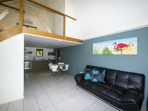 Canopy Chalet 100