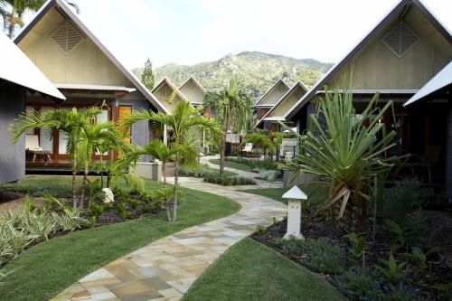 Pure Magnetic Villa 64