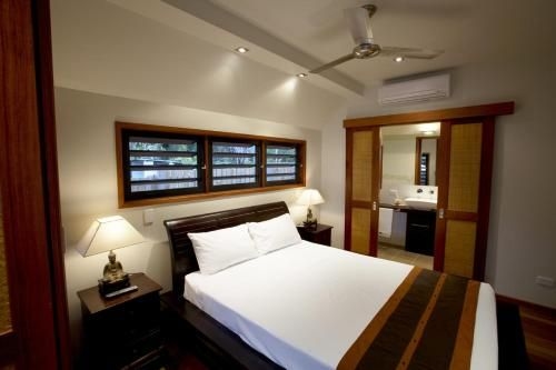 Pure Magnetic Villa 62