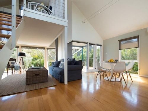 Boatshed Villa Yellow Door0