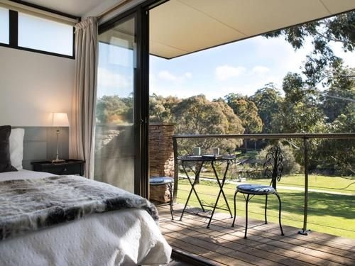 Lake Daylesford Lodge 60
