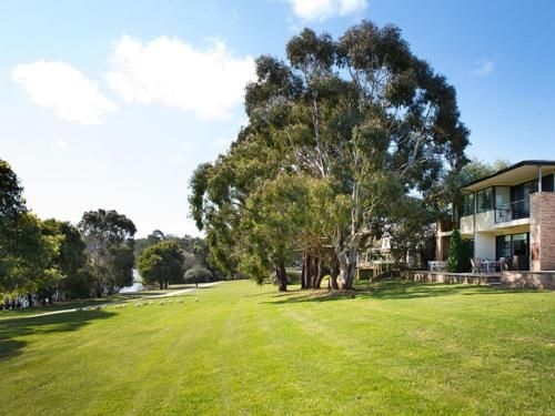 Lake Daylesford Lodge 63