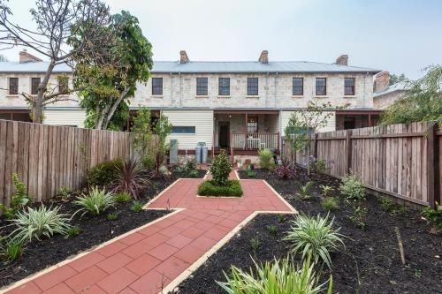Iconic Fremantle Terrace2