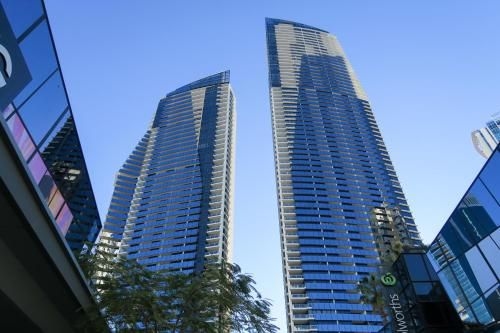 Circle On Cavill Surfers Paradise Apartments0
