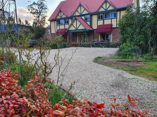 Oaktree Guest House0